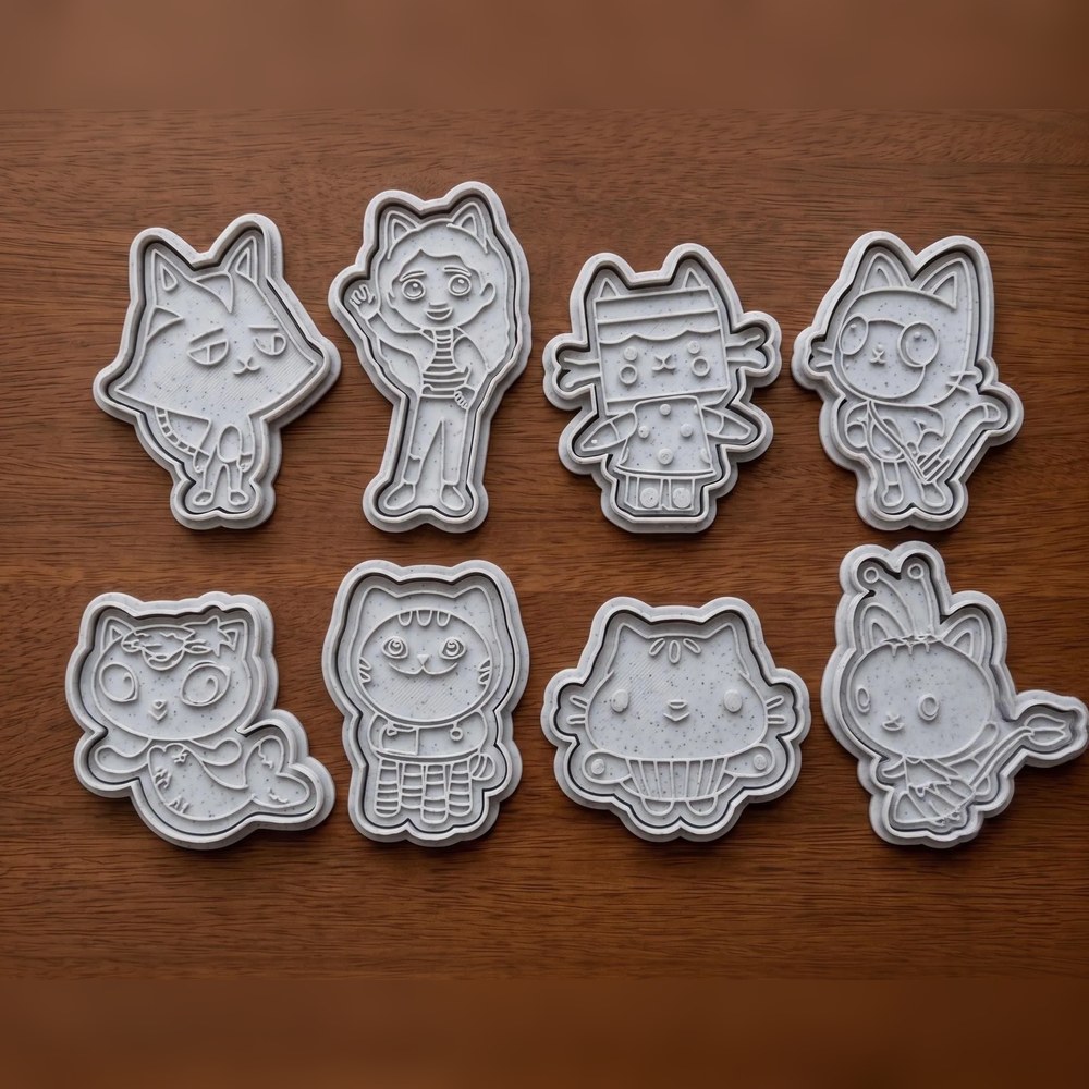 Baking With Kids - Gabby's Dollhouse Cookie Cutter Set - 8 Cutters - Gabby's Dollhouse - Stamp and Bake