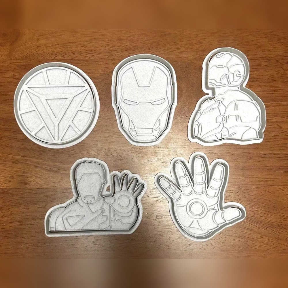 Birthday Parties - Iron Man Cookie Cutter Set - 5 Cutters - Marvel - Stamp and Bake