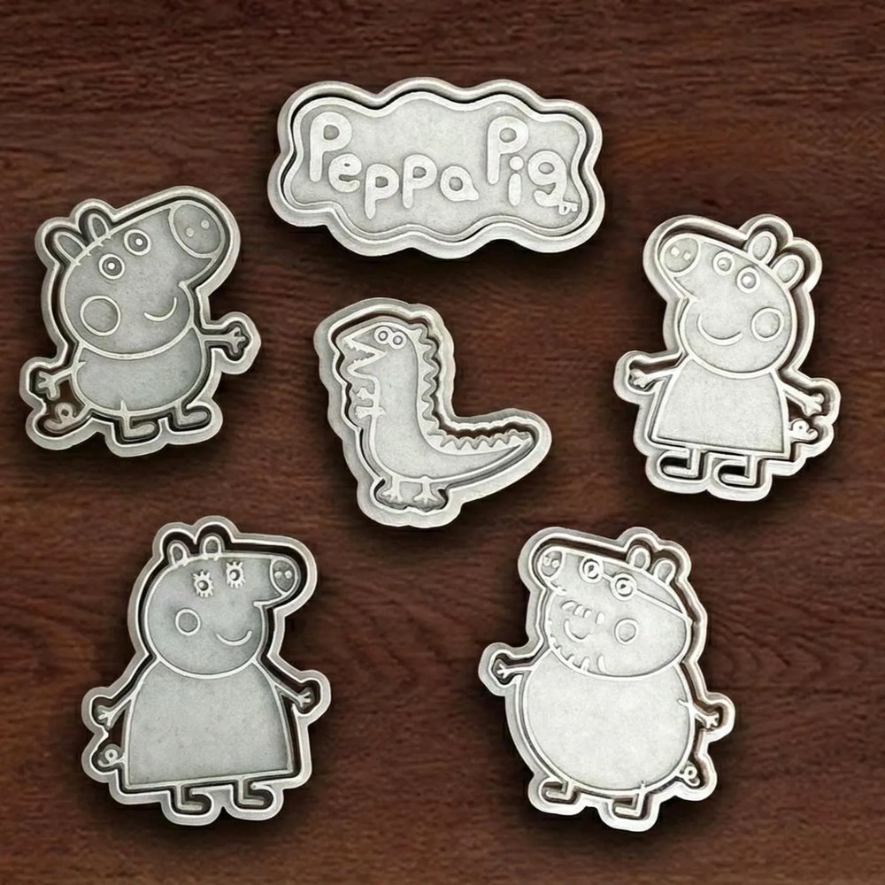Baking With Kids - Peppa Pig Family Cookie Cutter Set - 6 Cutters - Peppa Pig - Stamp and Bake